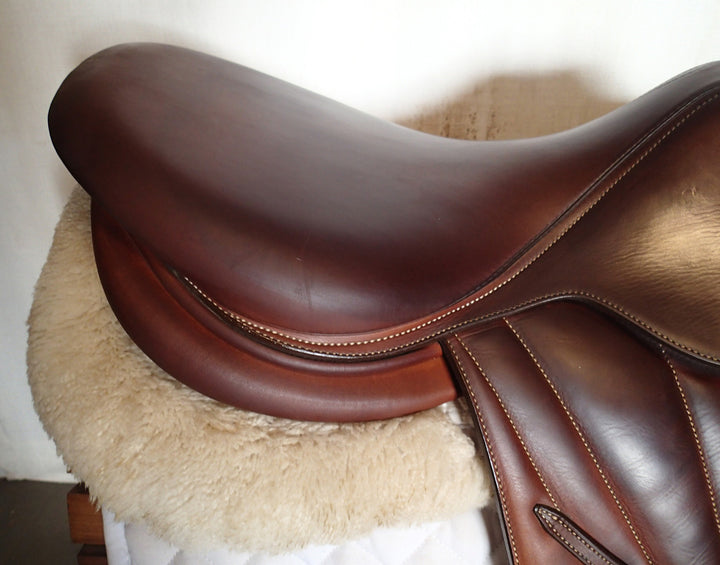 17.5" Butet Premium Saddle - Full Calfskin - 2020 - P Seat - 2.5 Flaps - 4" dot to dot (061)