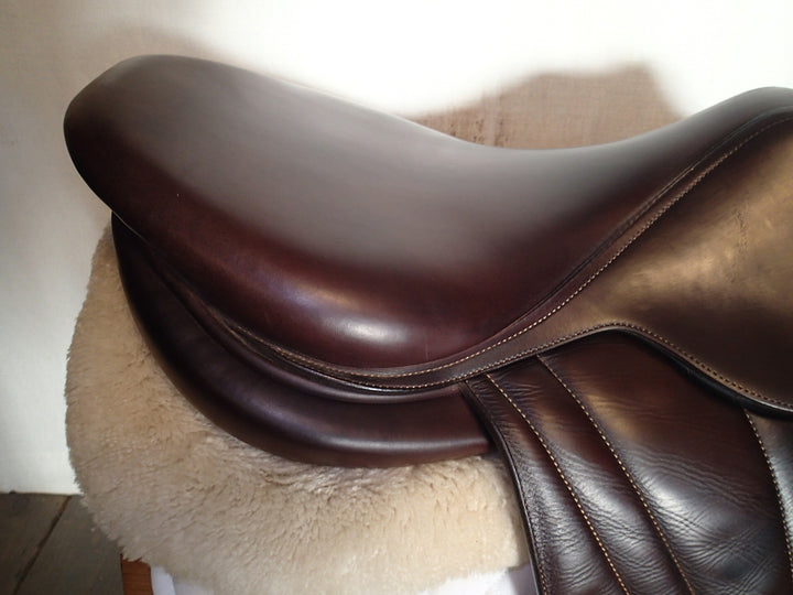 17.5" Butet Premium Saddle - Full Calfskin - P Seat - 3 Flaps - 4.5" dot to dot (075)