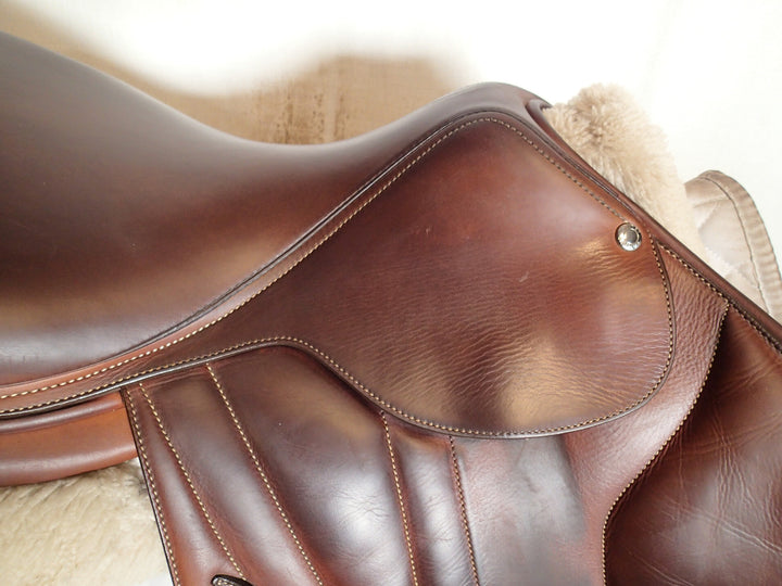 17.5" Butet Premium Saddle - Full Calfskin - 2020 - P Seat - 2.5 Flaps - 4" dot to dot (061)