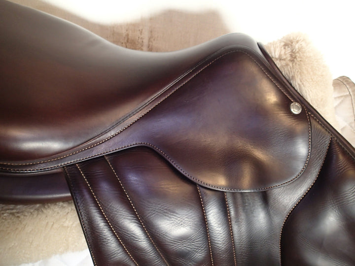17.5" Butet Premium Saddle - Full Calfskin - P Seat - 3 Flaps - 4.5" dot to dot (075)