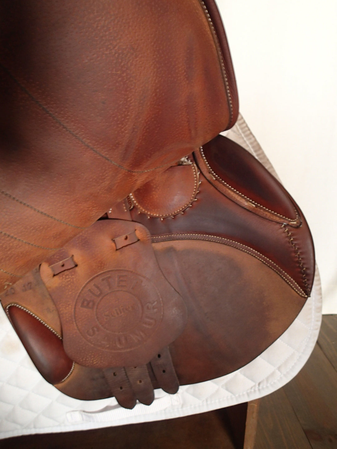 17.5" Butet Premium Saddle - Full Calfskin - 2020 - P Seat - 2.5 Flaps - 4" dot to dot (061)