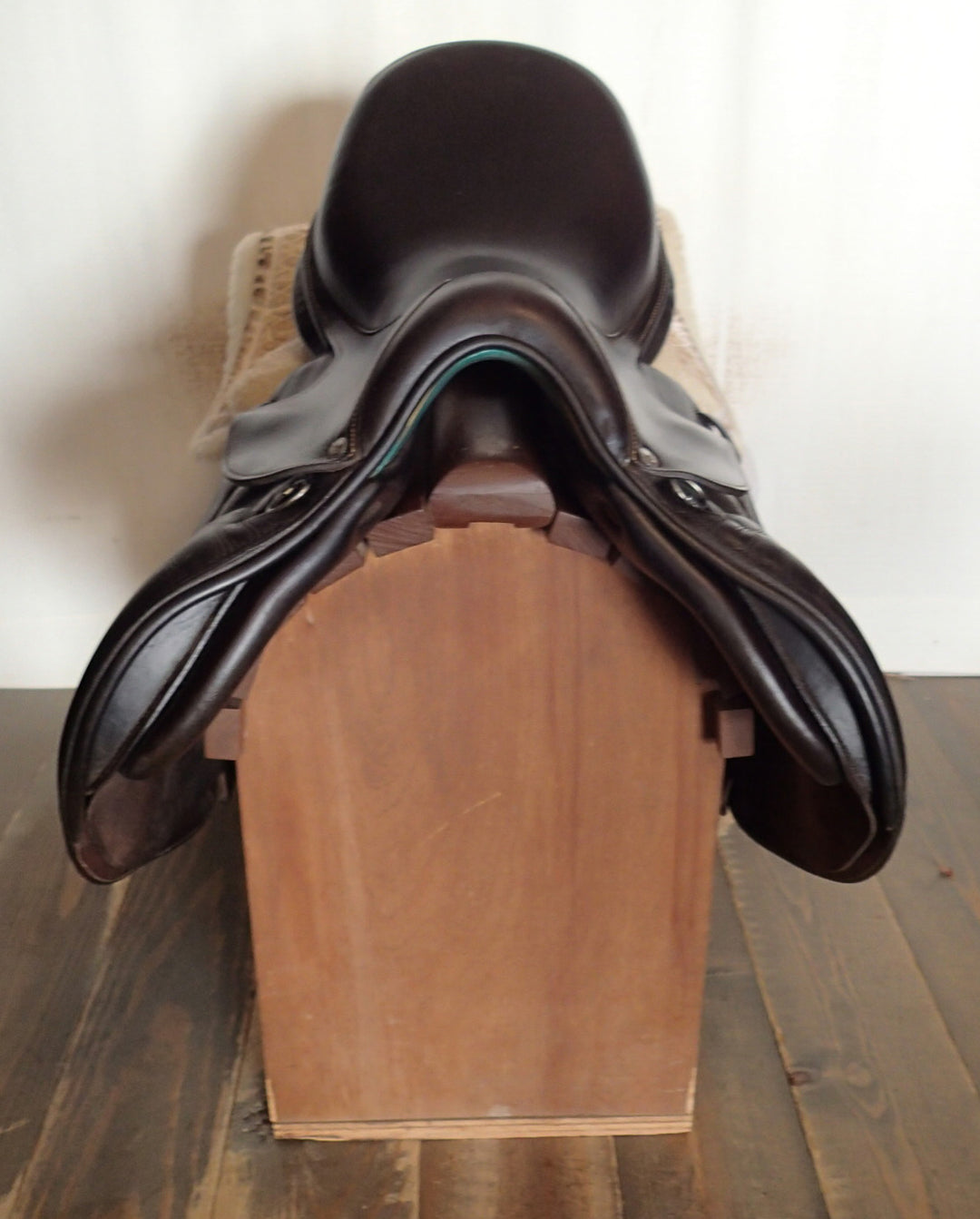 16" Voltaire Welli Saddle - Full Buffalo - 2019 - 0A Flaps - 4.75" dot to dot - XFIN Panels (062)