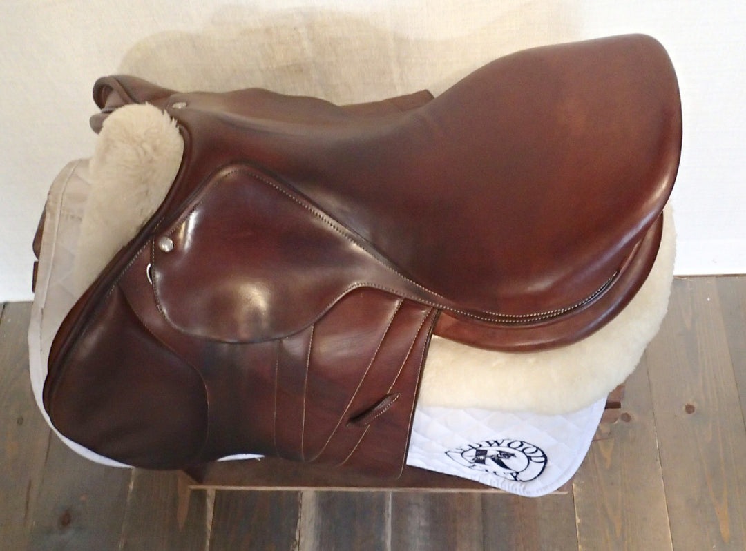 17.5" Butet Premium Saddle - Full Calfskin - 2019 - M Seat - 2.5 Flaps - 4.5" dot to dot