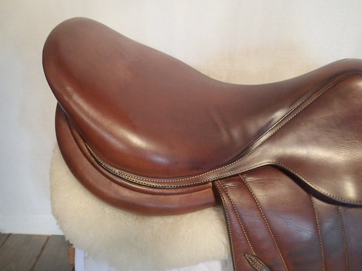 17.5" Butet Premium Saddle - Full Calfskin - 2019 - M Seat - 2.5 Flaps - 4.5" dot to dot