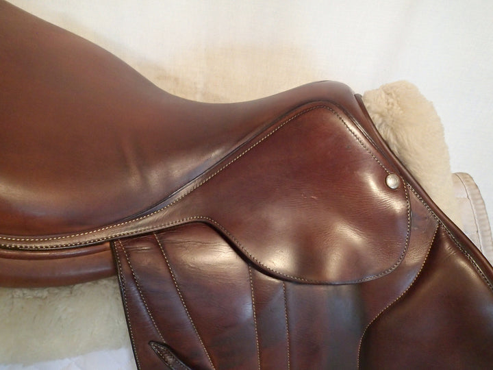 17.5" Butet Premium Saddle - Full Calfskin - 2019 - M Seat - 2.5 Flaps - 4.5" dot to dot