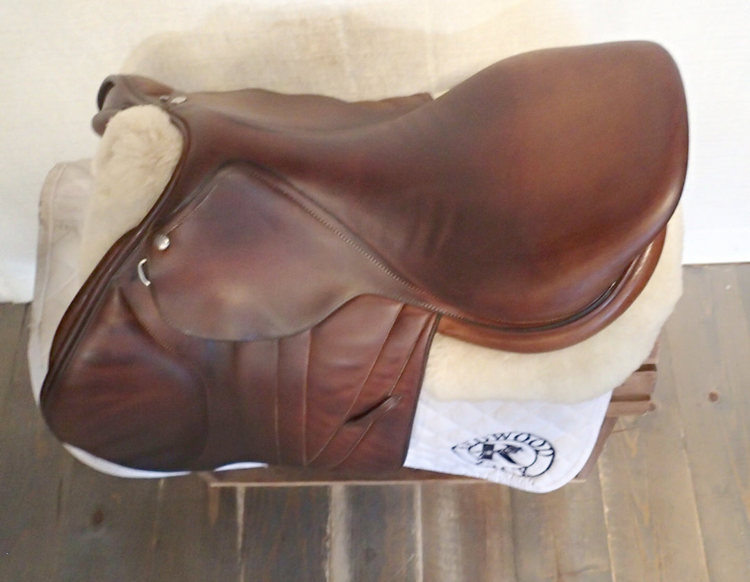 17.5" Butet Premium Saddle - Full Calfskin - 2018 - M Seat - 2.5 Flaps - 4.25" dot to dot