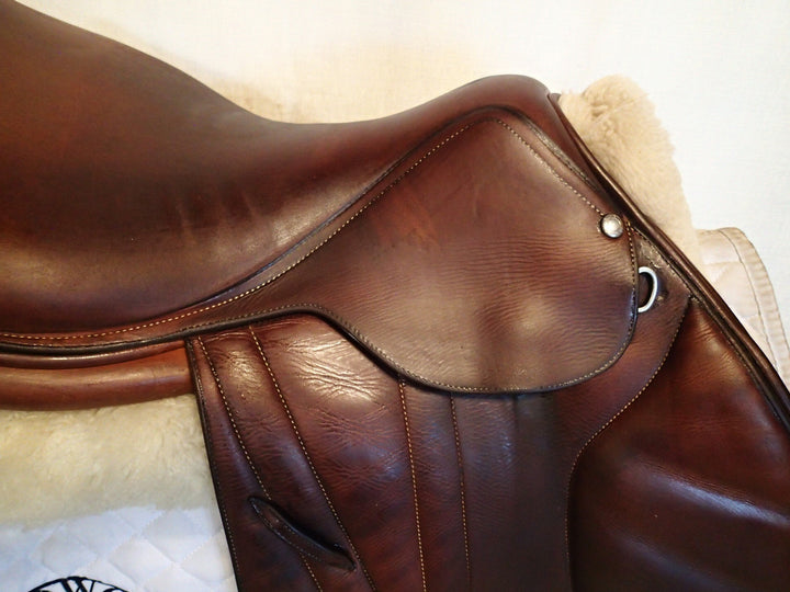 17.5" Butet Premium Saddle - Full Calfskin - 2018 - M Seat - 2.5 Flaps - 4.25" dot to dot