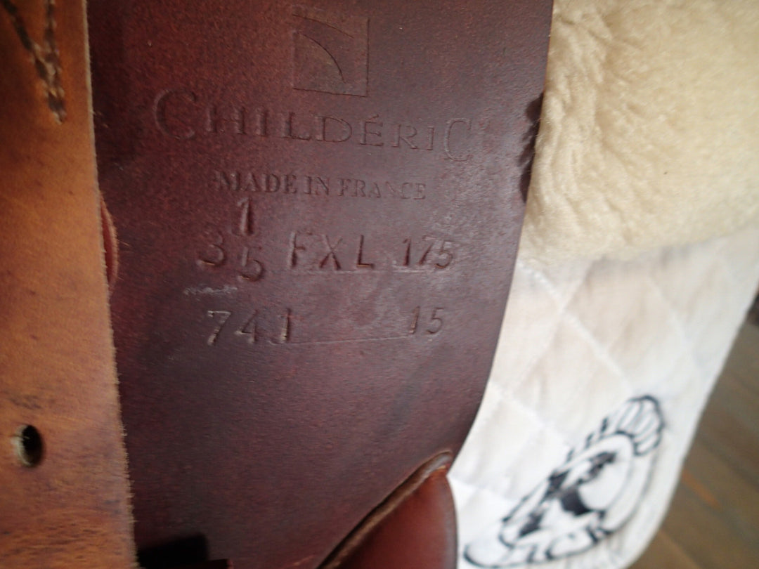 17.5" Luc Childeric Saddle - 2015 - 5" dot to dot (069)