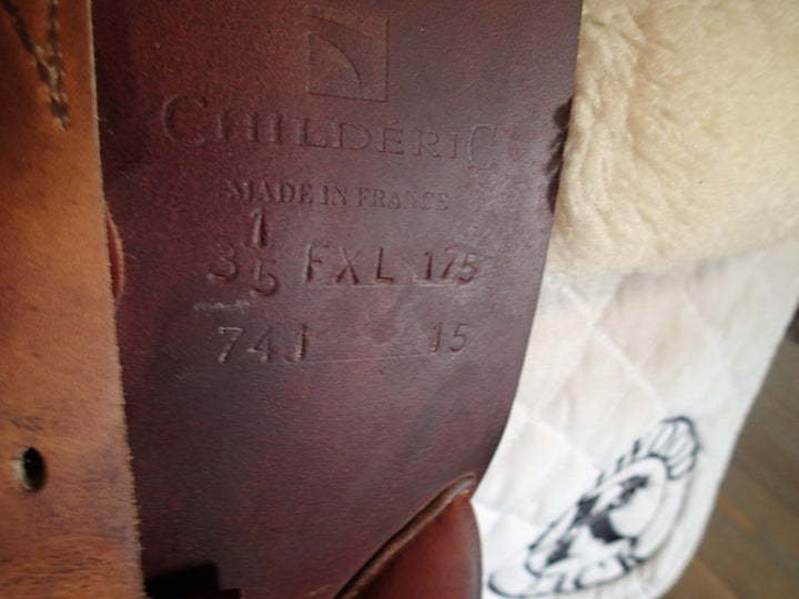 17.5" Luc Childeric Saddle - 2015 - 5" dot to dot (069)