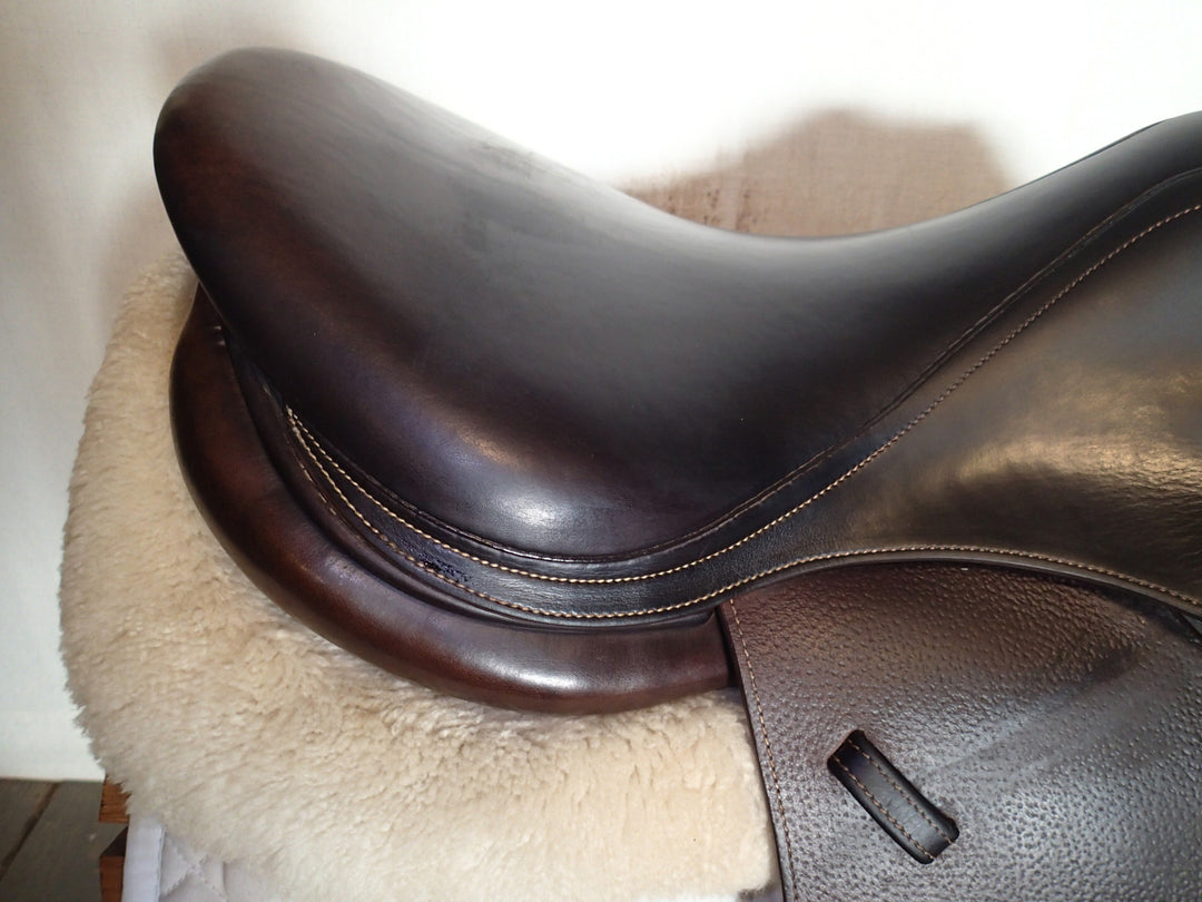 17" Voltaire Palm Beach Saddle - 2015 - 0A Flaps - 4.75" dot to dot - Pro Panels (070)