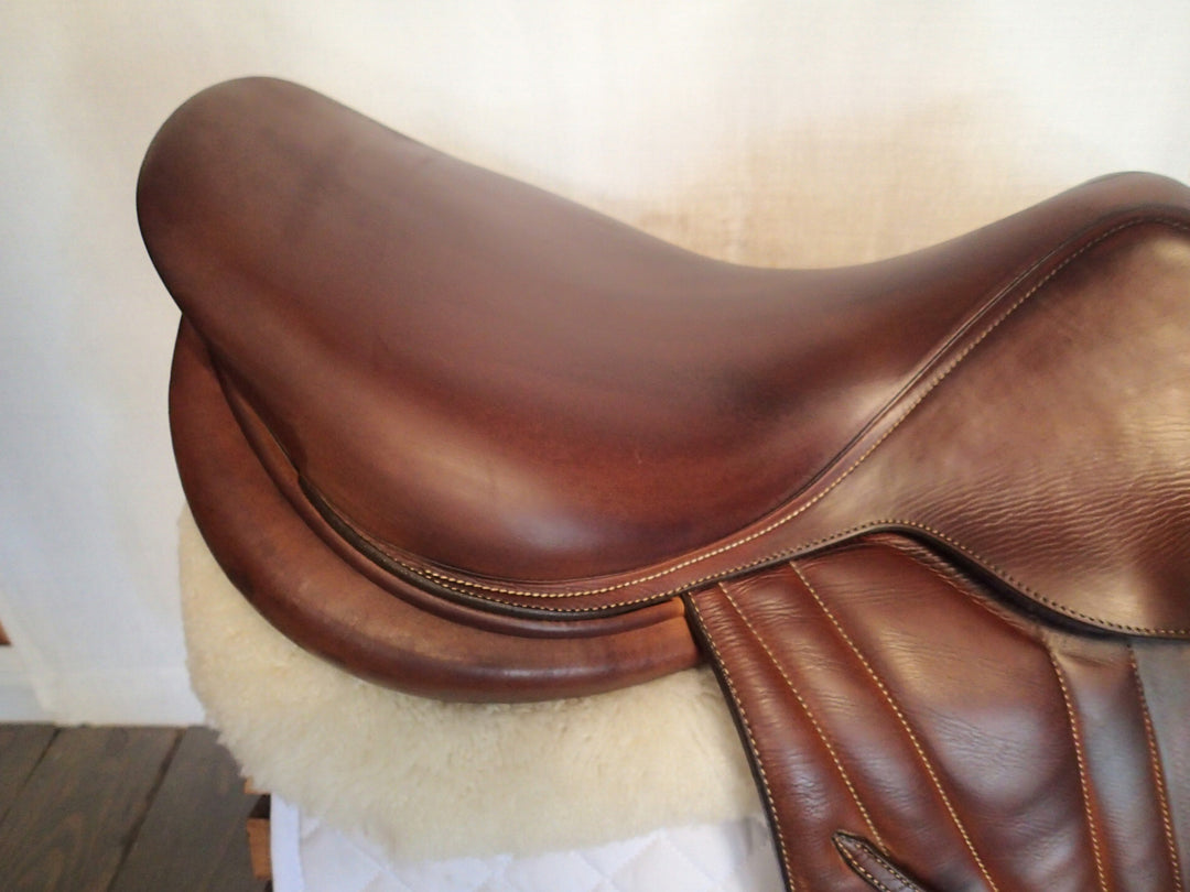 18" Butet Premium Saddle - Full Calfskin - 2015 - M Seat - 2.75 Flaps - 4.5" dot to dot