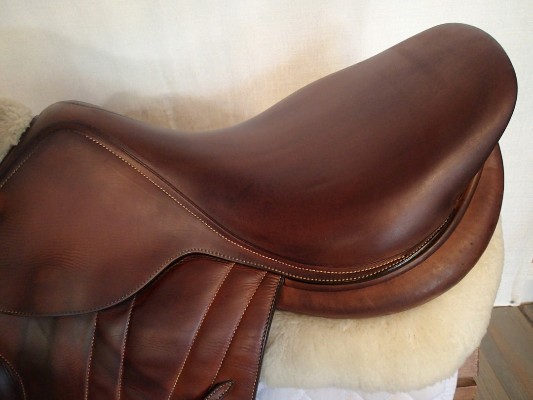 18" Butet Premium Saddle - Full Calfskin - 2015 - M Seat - 2.75 Flaps - 4.5" dot to dot