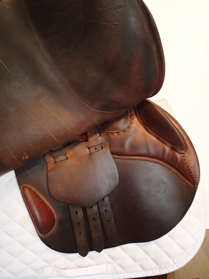 18" Butet Premium Saddle - Full Calfskin - 2015 - M Seat - 2.75 Flaps - 4.5" dot to dot