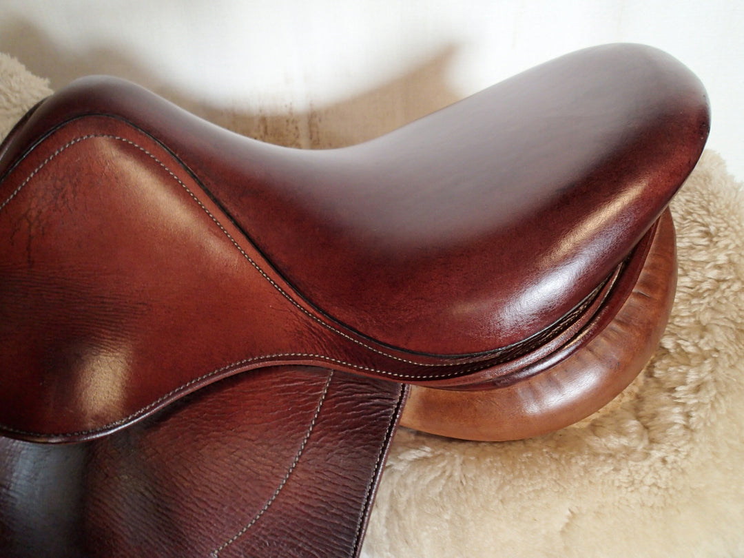 15.5" Devoucoux Huarra Saddle - Full Buffalo - 2007 - 0 Flaps - 4.5" dot to dot (073)