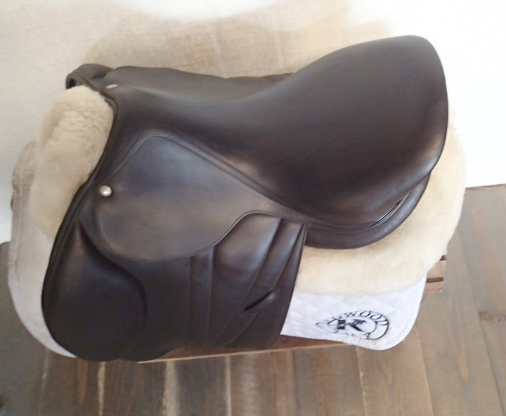 16" Butet Premium Saddle - 2020 - Wool Flocked - Full Calfskin - M Seat - 2L Flaps - 4.25" dot to dot