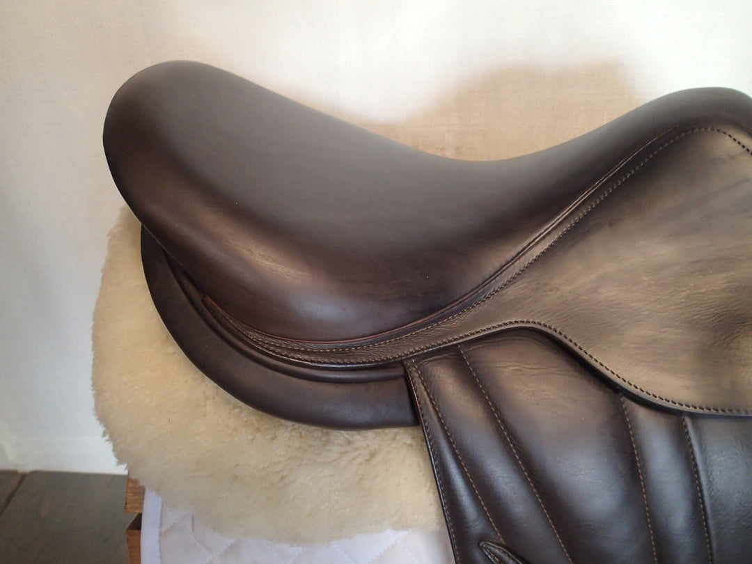 16" Butet Premium Saddle - 2020 - Wool Flocked - Full Calfskin - M Seat - 2L Flaps - 4.25" dot to dot