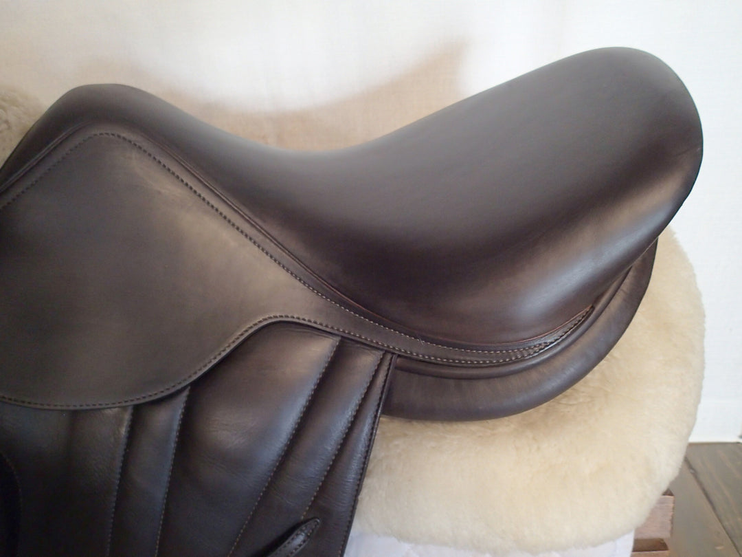 16" Butet Premium Saddle - 2020 - Wool Flocked - Full Calfskin - M Seat - 2L Flaps - 4.25" dot to dot