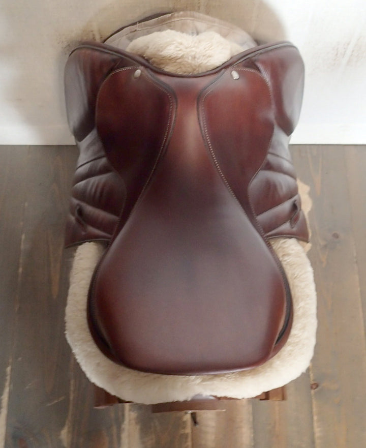 17.5" Butet Premium Saddle - Full Calfskin - 2020 - M Seat - 2.25 Flaps - 4.25" dot to dot (077)