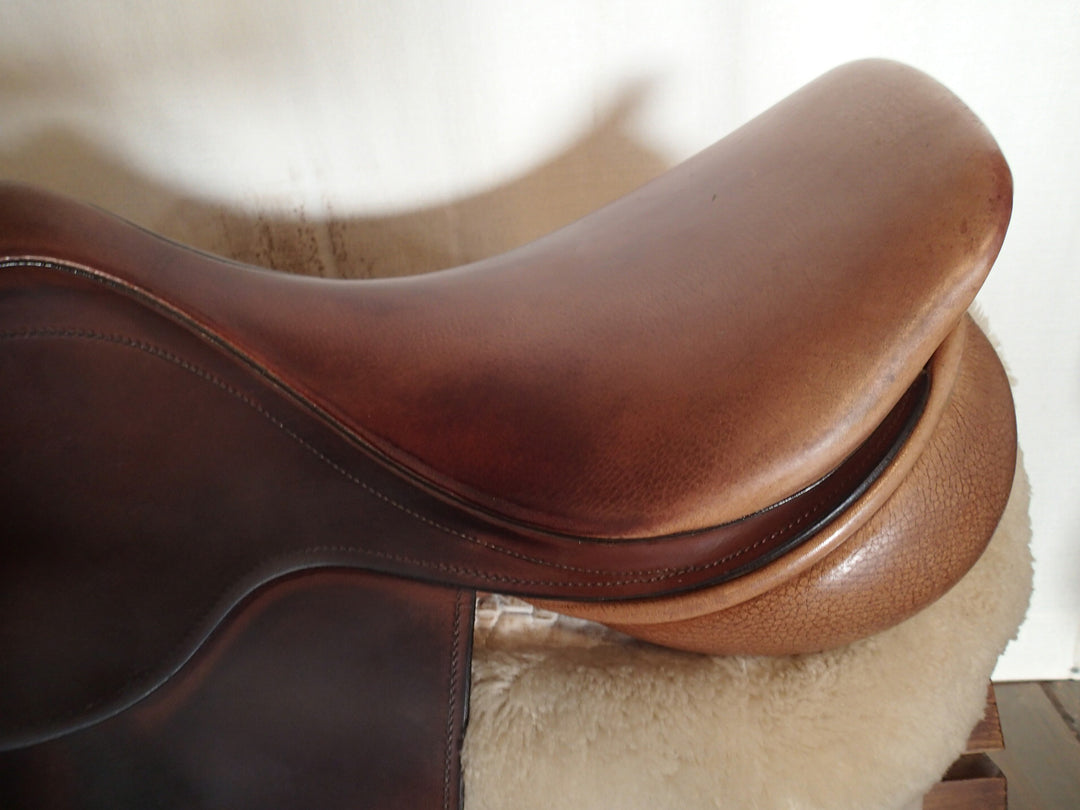 17" County Saddle - 2010 - MW tree - Wool Flocked (079)