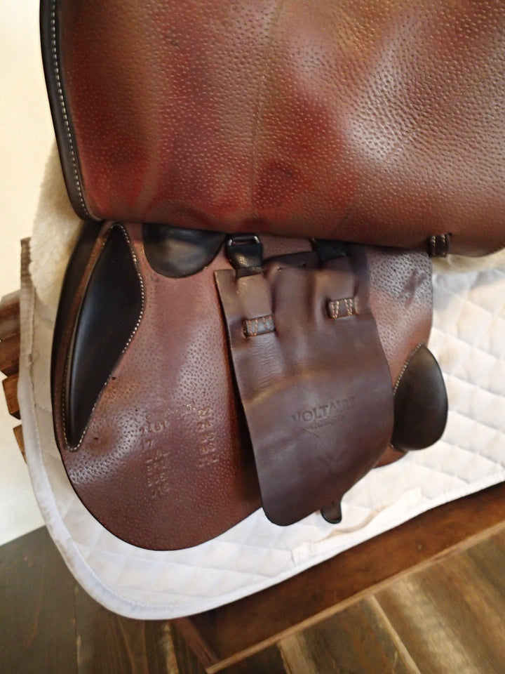 17" Voltaire Stuttgart Saddle - Full Buffalo - 2022 - 2A Flaps - 4.75" dot to dot - Pro Panels (080)