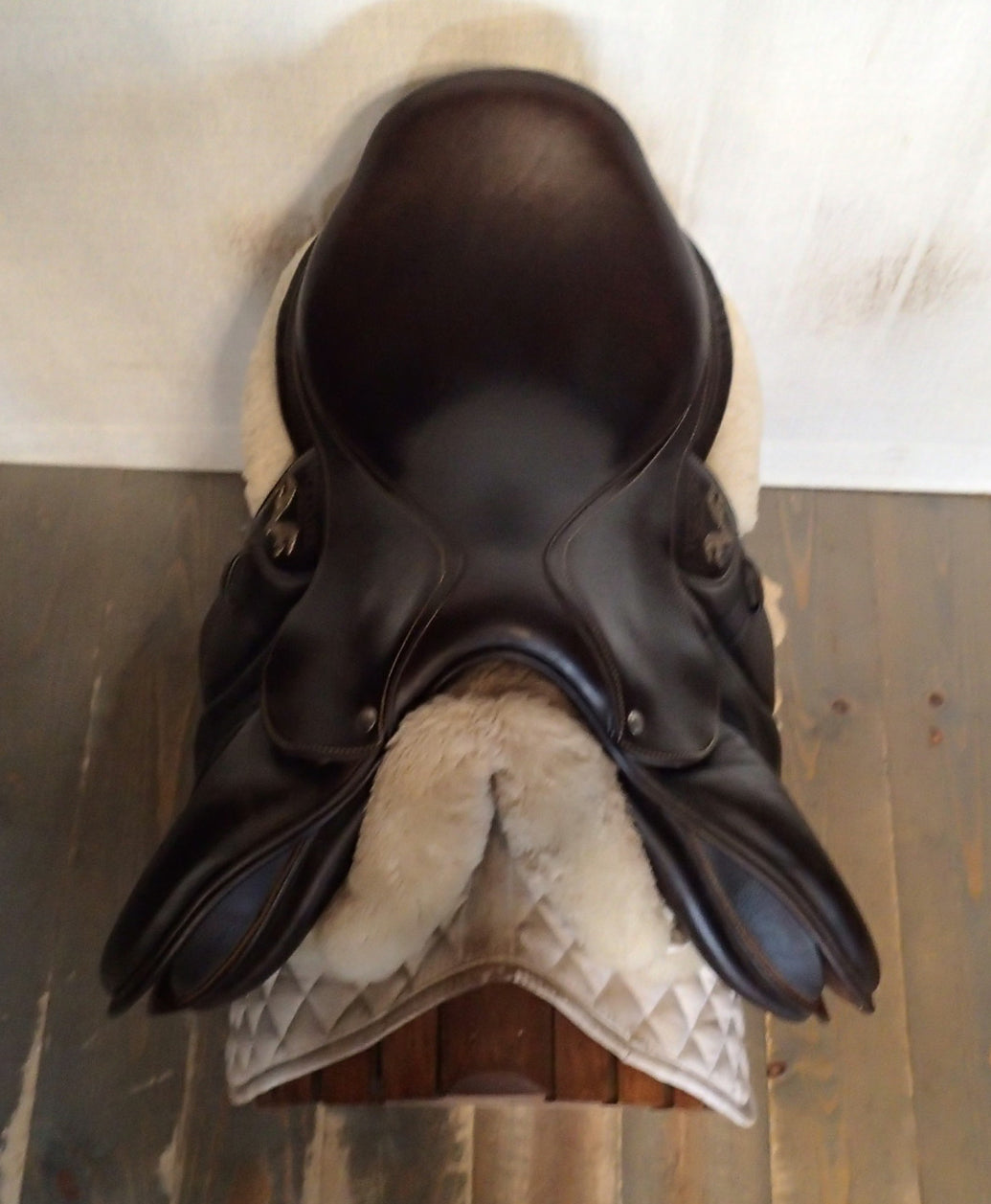 17" Voltaire Stuttgart Saddle - Full Buffalo - 2022 - 2A Flaps - 4.75" dot to dot - Pro Panels (080)