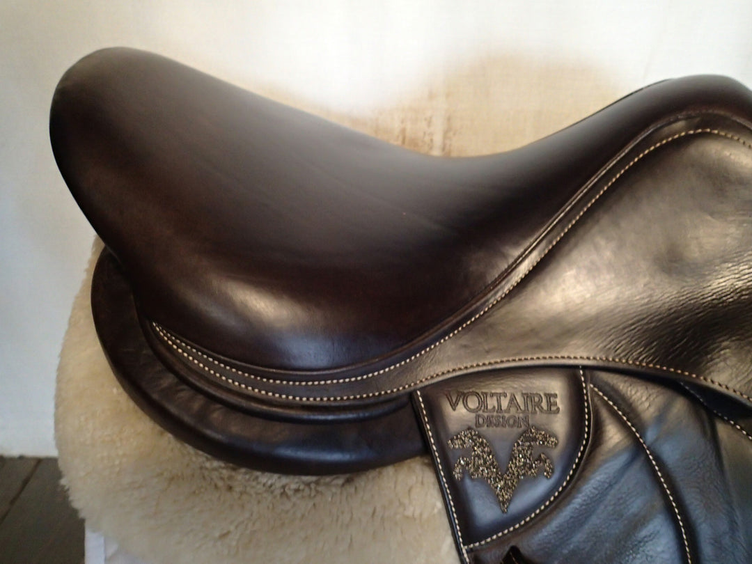 17" Voltaire Stuttgart Saddle - Full Buffalo - 2022 - 2A Flaps - 4.75" dot to dot - Pro Panels (080)