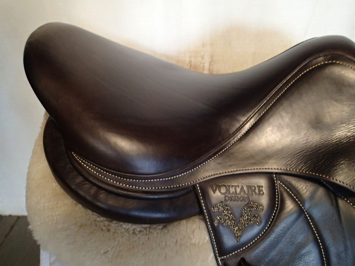 17" Voltaire Stuttgart Saddle - Full Buffalo - 2022 - 2A Flaps - 4.75" dot to dot - Pro Panels (080)