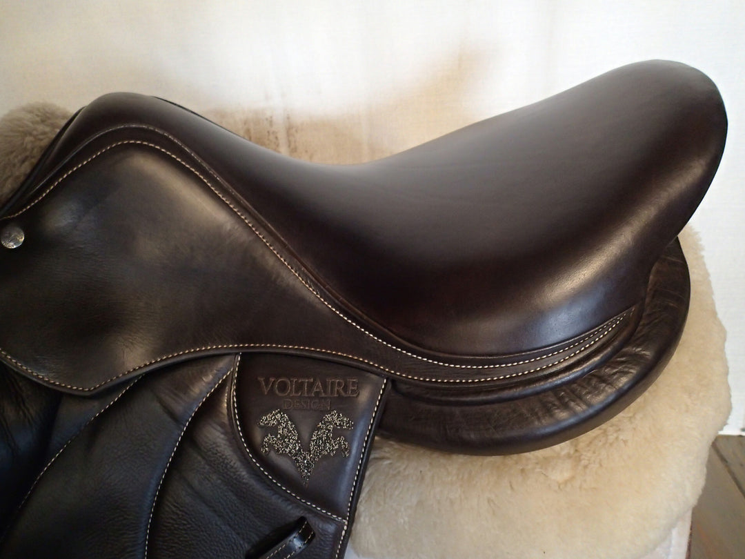 17" Voltaire Stuttgart Saddle - Full Buffalo - 2022 - 2A Flaps - 4.75" dot to dot - Pro Panels (080)