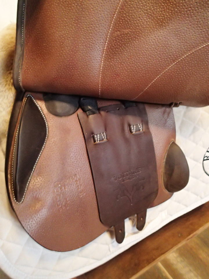 17" Voltaire Stuttgart Saddle - Full Buffalo - 2022 - 2A Flaps - 4.75" dot to dot - Pro Panels (083)