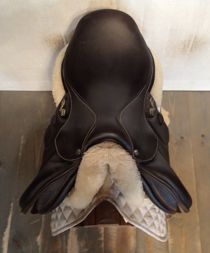 17" Voltaire Stuttgart Saddle - Full Buffalo - 2022 - 2A Flaps - 4.75" dot to dot - Pro Panels (083)