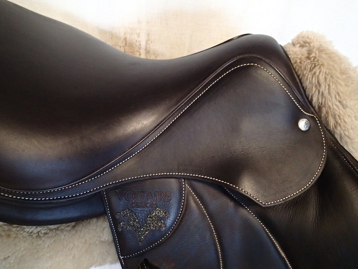 17" Voltaire Stuttgart Saddle - Full Buffalo - 2022 - 2A Flaps - 4.75" dot to dot - Pro Panels (083)