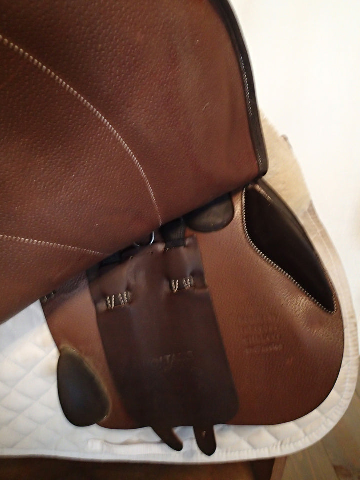 17" Voltaire Stuttgart Saddle - Full Buffalo - 2022 - 2A Flaps - 4.75" dot to dot - Pro Panels (083)