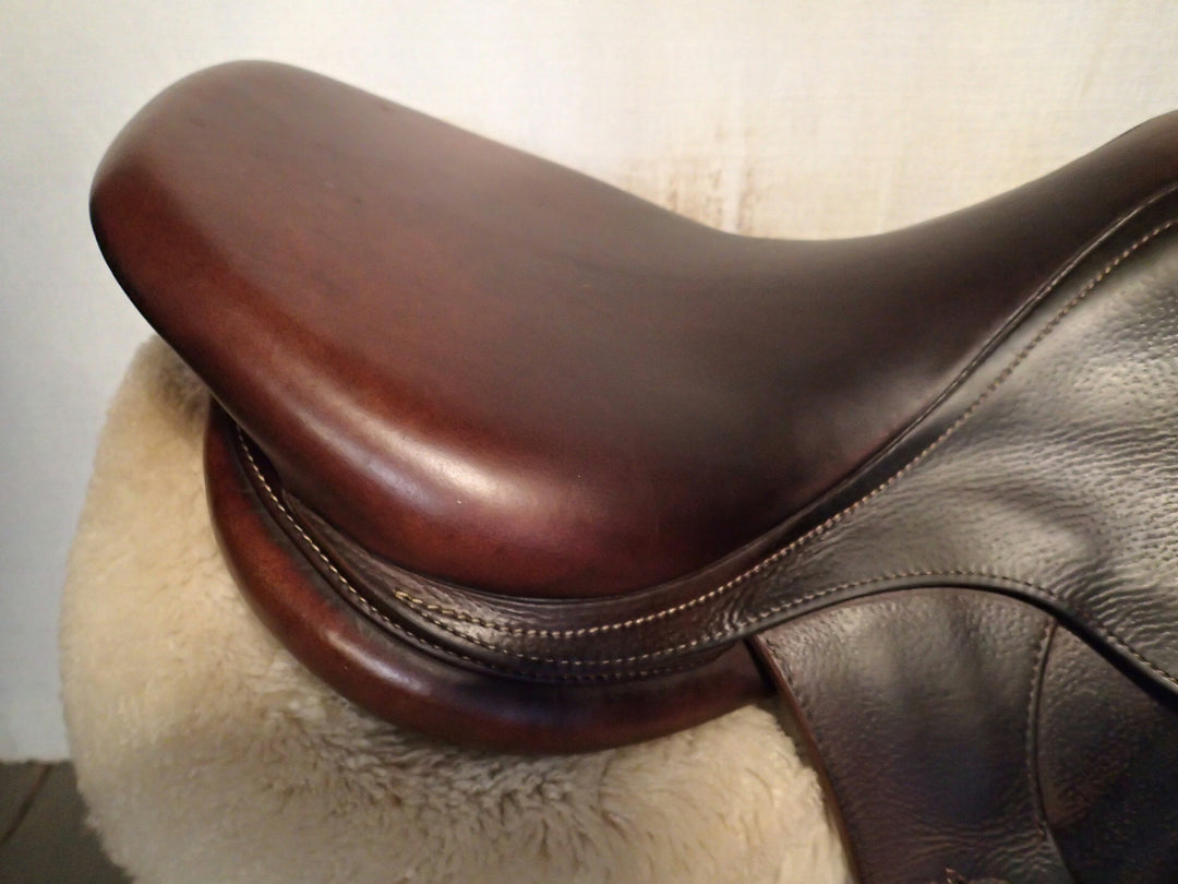 17" Antares Evolution Saddle - 2022 - 2N Flaps - 4.5" dot to dot (084)