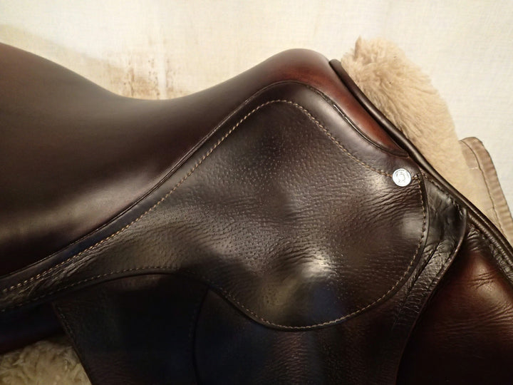 17" Antares Evolution Saddle - 2022 - 2N Flaps - 4.5" dot to dot (084)