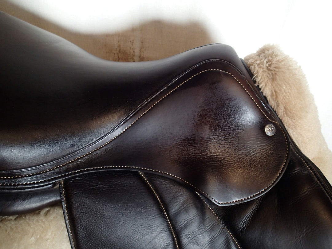 17" Voltaire Palm Beach Saddle - Full Buffalo - 2021 - 3A Flaps - 4.75" dot to dot - FIN Panels (089)