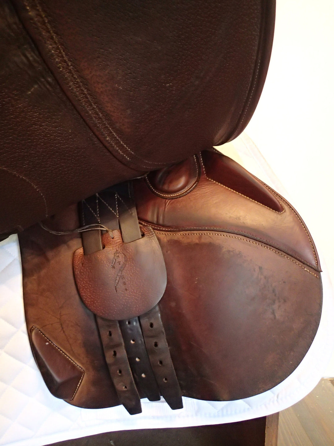 18.5" Antares Contact Saddle - Full Buffalo - 2015 - 4AAA Flaps - 4.75" dot to dot