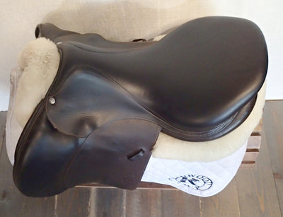17.5" Voltaire Palm Beach Saddle - 2015 - 4A Flaps - 4.75" dot to dot - Pro Panels