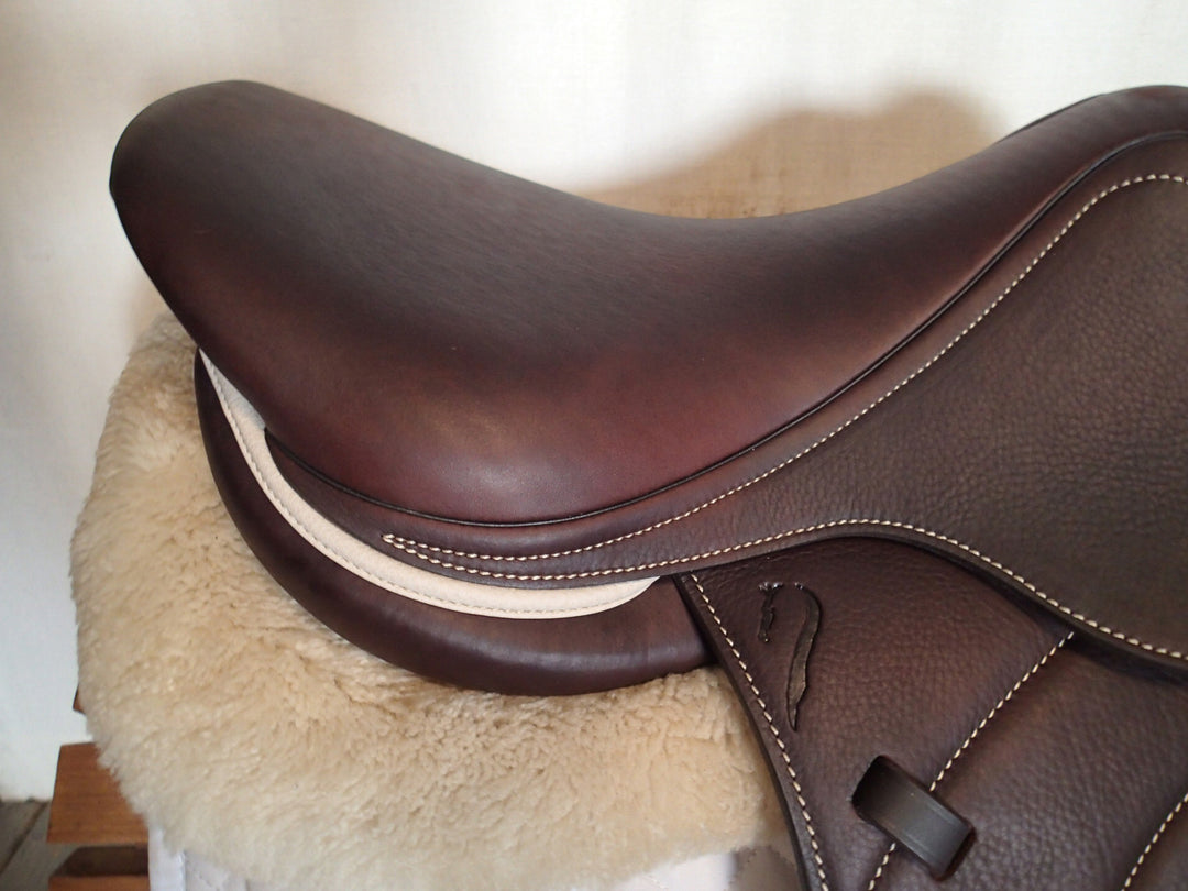 17" Antares Active + Monoflap Saddle - BRAND NEW - Full Buffalo - 2025 - 2AB Flaps - 4.5" dot to dot (093)