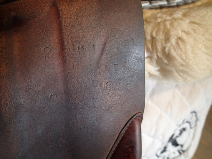 17" Butet Saddle - 2020 - M Seat - 2 Flaps - 4.5" dot to dot (095)