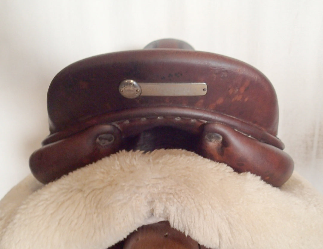 17" Butet Saddle - 2020 - M Seat - 2 Flaps - 4.5" dot to dot (095)