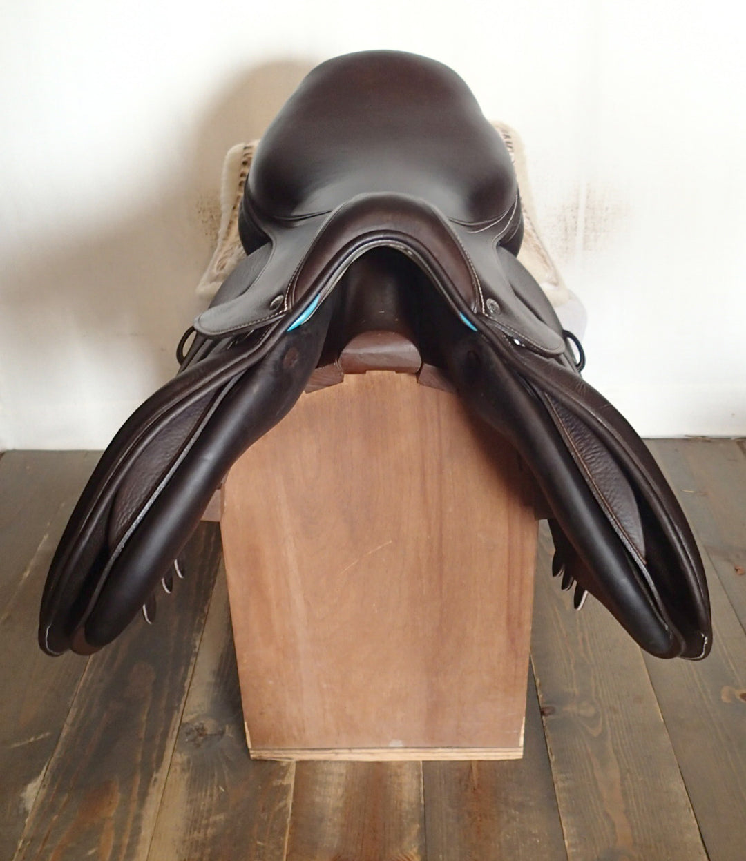 17.5" Voltaire Palm Beach Saddle - Full Buffalo - 2025 - 2AA Flaps - 5.25" dot to dot - Pro Panels (098)