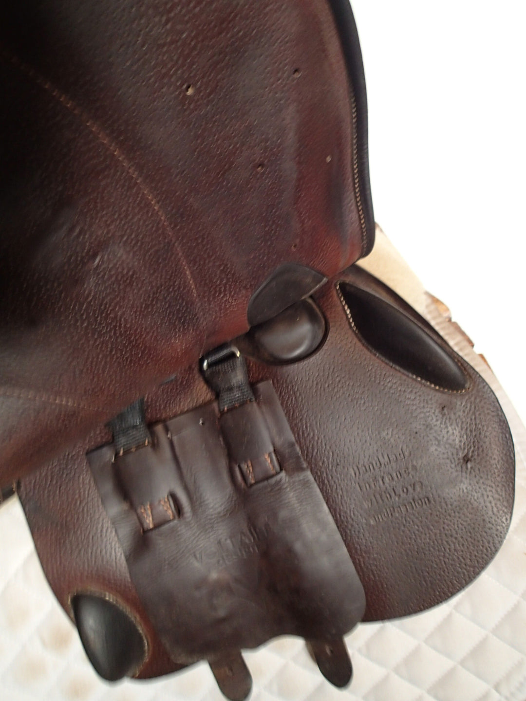 16" Voltaire Palm Beach Saddle - Full Buffalo - 2021 - 0A Flaps - 4.75" dot to dot - FIN Panels (099)