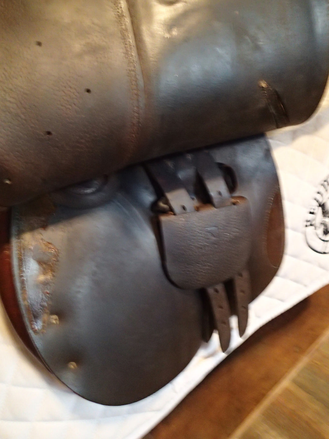 17" Luc Childeric Model M Saddle - 2014 - 5" dot to dot (100)