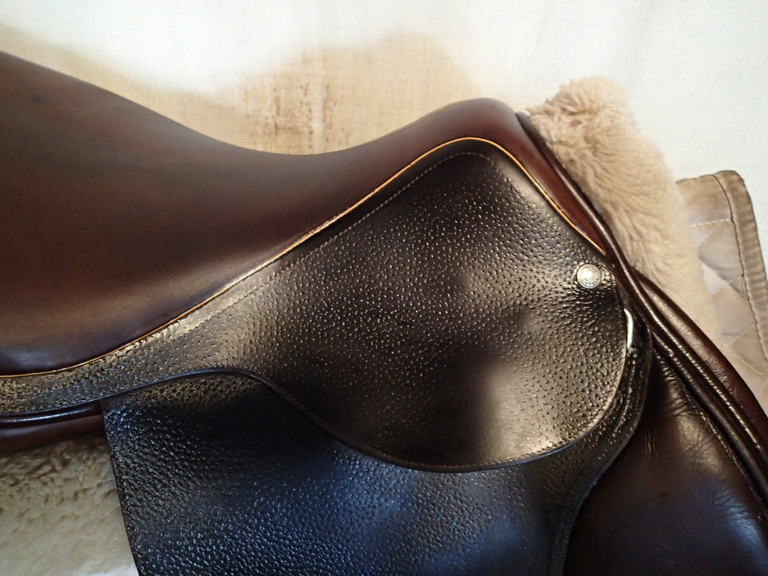 17" Luc Childeric Model M Saddle - 2014 - 5" dot to dot (100)