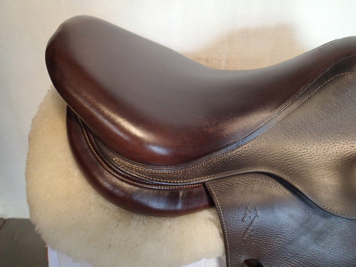 17" Antares Saddle - 2010 - 2A Flaps - 4.5" dot to dot