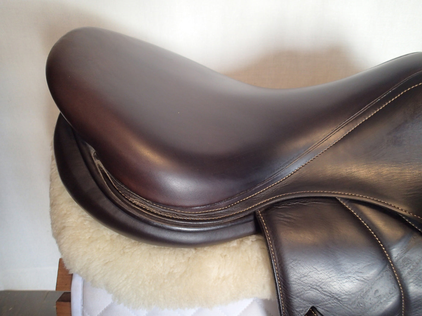 17.5” Voltaire Palm Beach Saddle - Full Buffalo - 2018 - 2AAA Flaps - 4.75" dot to dot - Pro Panels