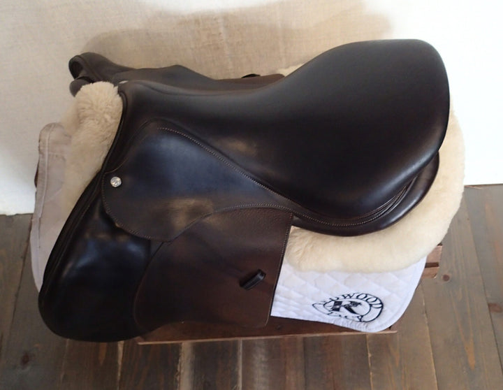 17.5" Voltaire Palm Beach Saddle - 2017 - 3AA Flaps - 4.75" dot to dot - Pro Panels