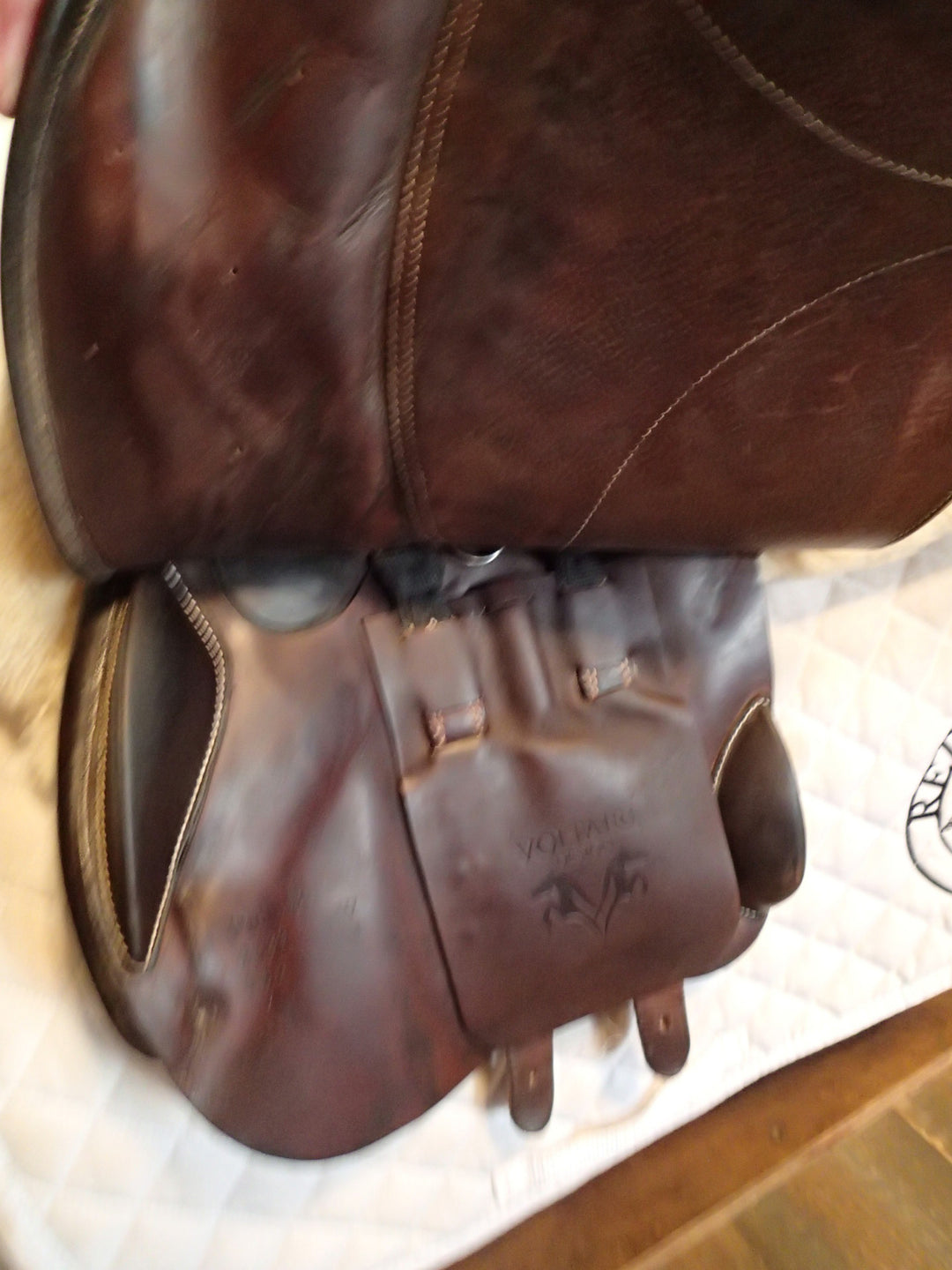 16.5" Voltaire Palm Beach Saddle - Full Buffalo - 2017 - 1 Flaps - 4.75" dot to dot - FIN Panels (104)