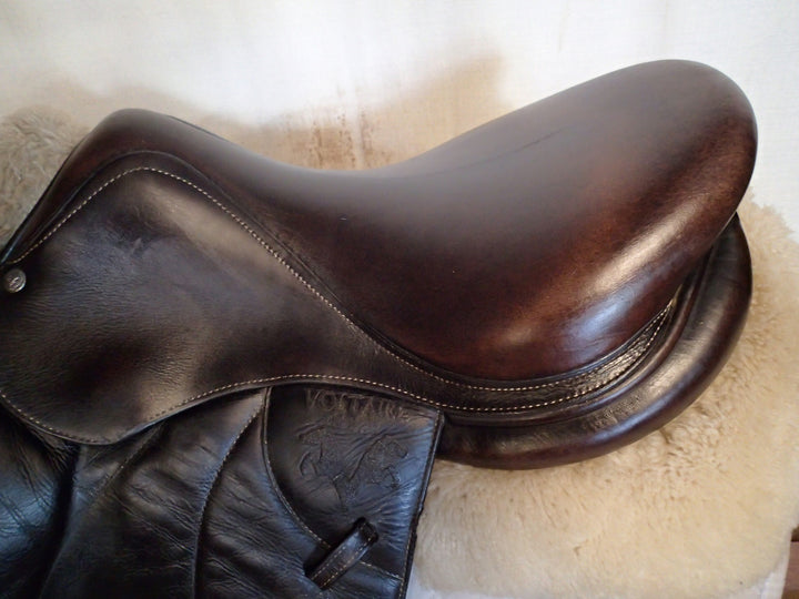 16.5" Voltaire Palm Beach Saddle - Full Buffalo - 2017 - 1 Flaps - 4.75" dot to dot - FIN Panels (104)