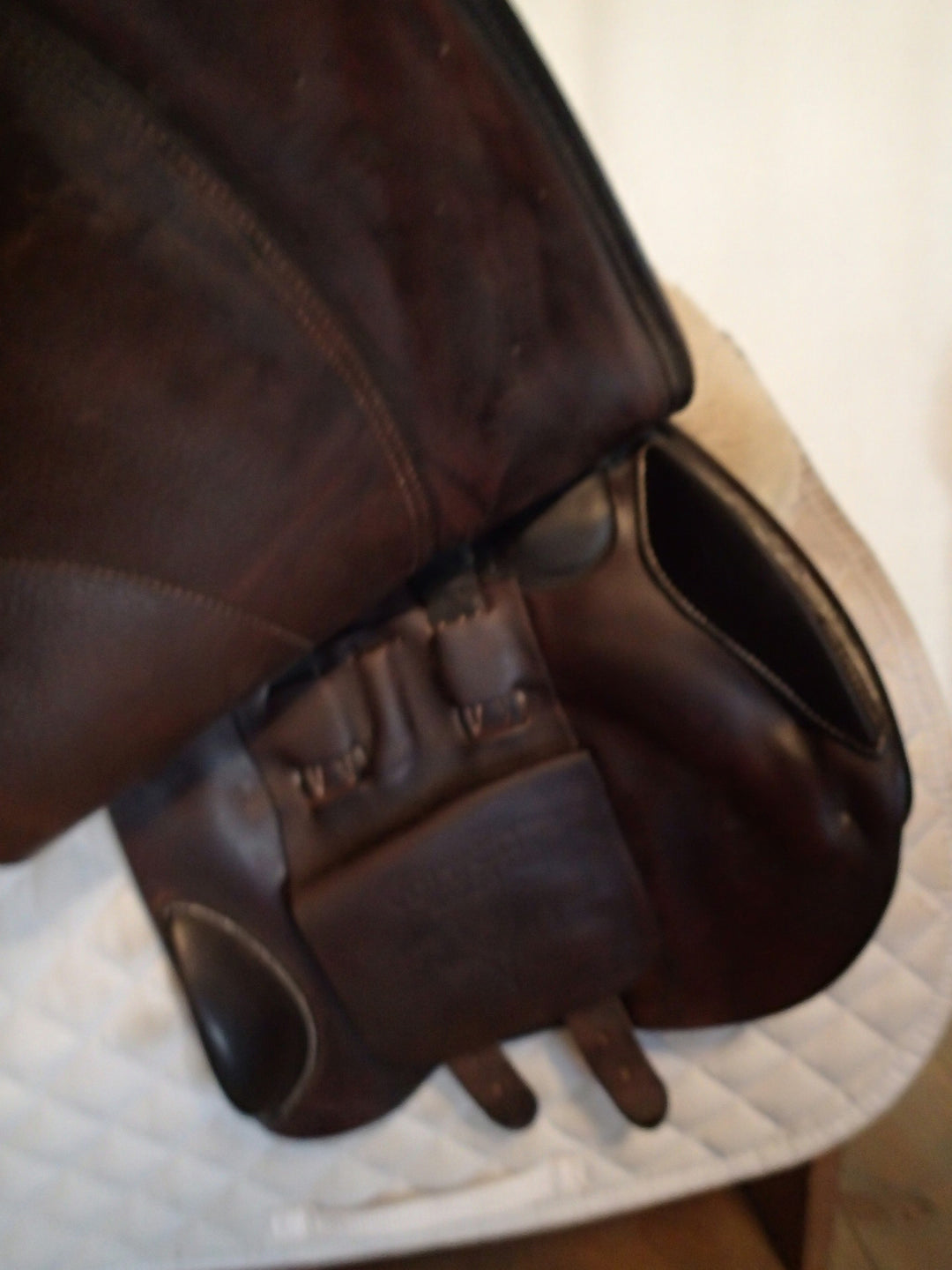 16.5" Voltaire Palm Beach Saddle - Full Buffalo - 2017 - 1 Flaps - 4.75" dot to dot - FIN Panels (104)